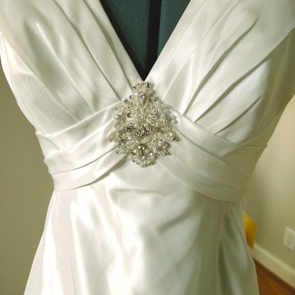 NWT! Allure Bridals # 2254 size # 12 - Picture 2 of 6